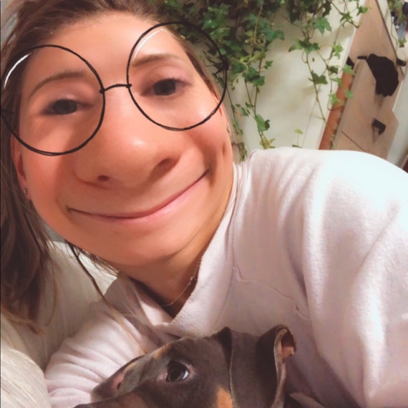 Meet your Posher, Taylor - Picture 1 of 1